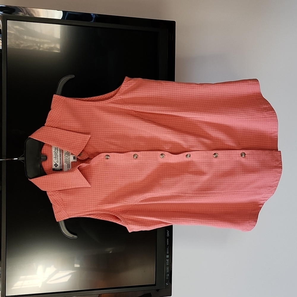 Ladies Columbia GRT Sleeveless travel blouse Small. Pink
